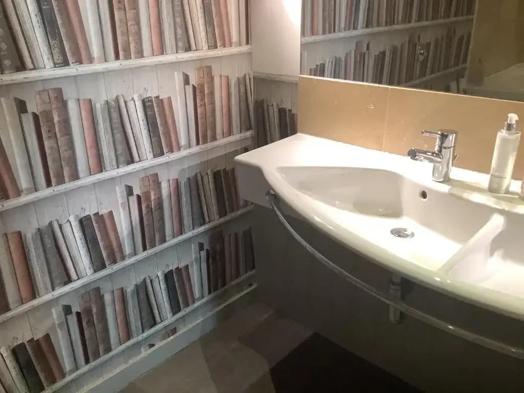A Room in the City - West (formerly Luxury Central B&B) - photo 4