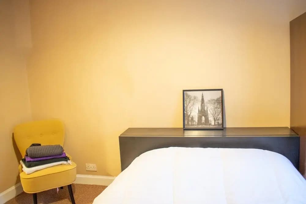 1 Bedroom Flat by Leith Walk - photo 3