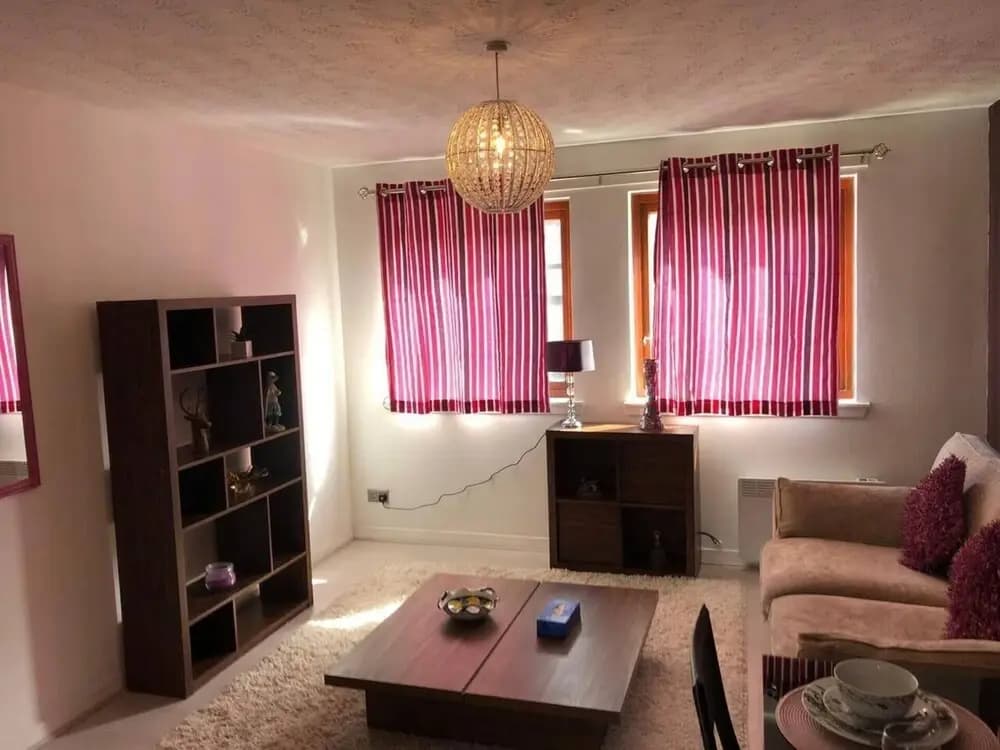 Stunning 2-bed Serviced Selfcatering Apartment - photo 3