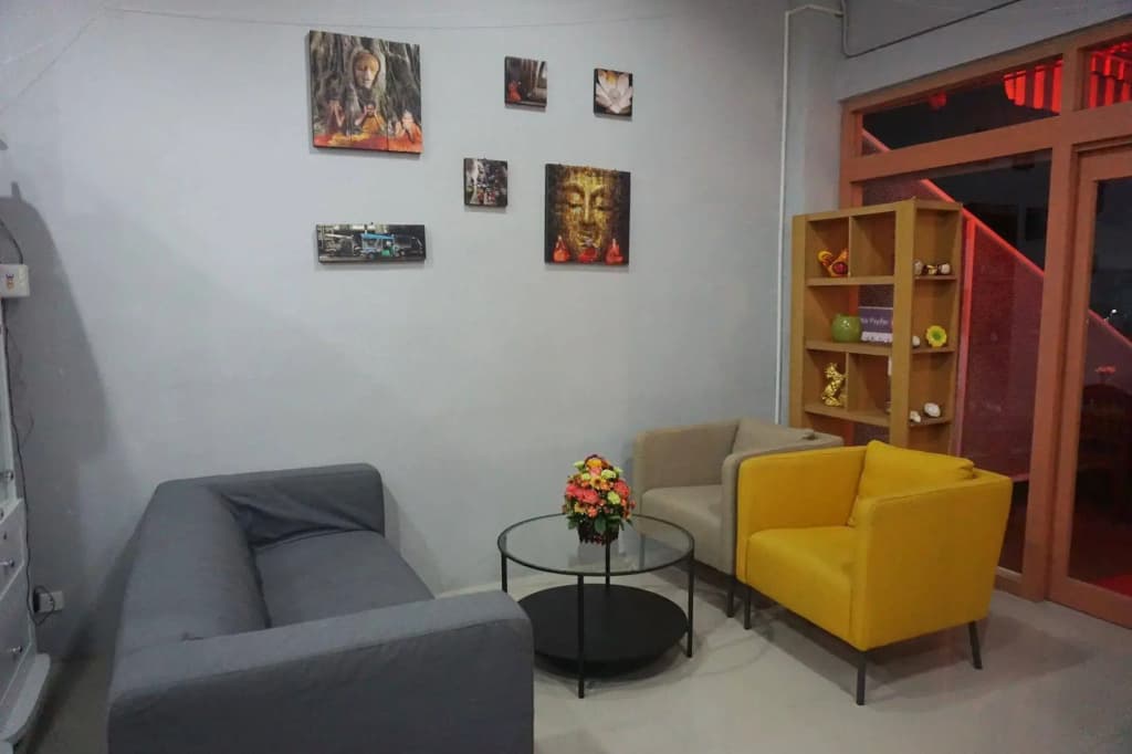 Moumou Hostel - photo 2