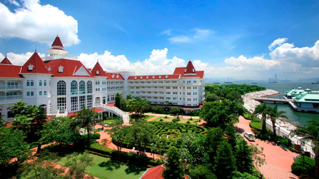 Hong Kong Disneyland Hotel - photo 39