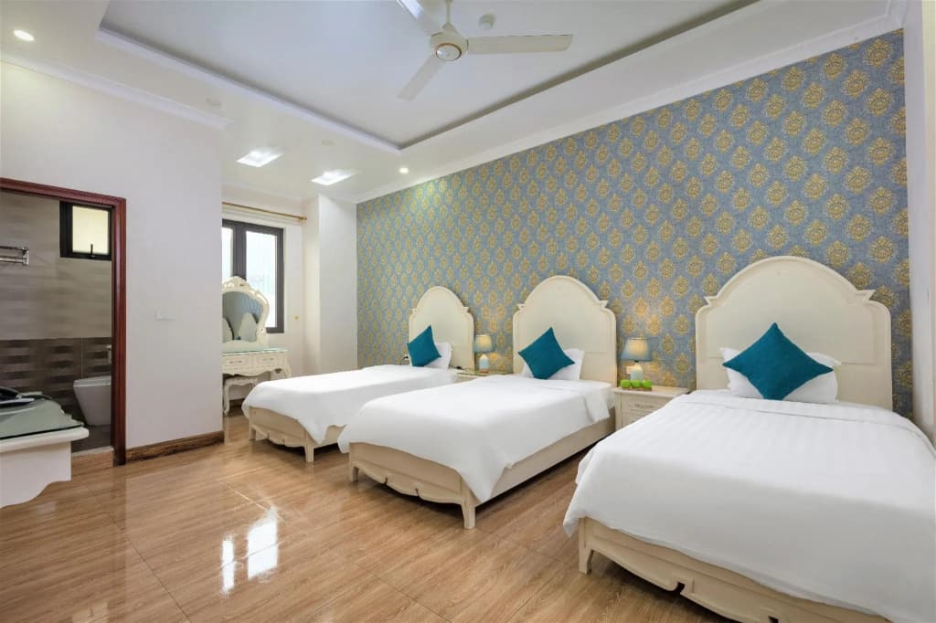 Phoenix Hotel Ha Long - photo 4