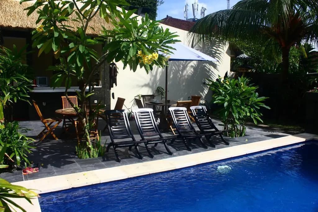 Grand Bimasena Hostel - photo 9