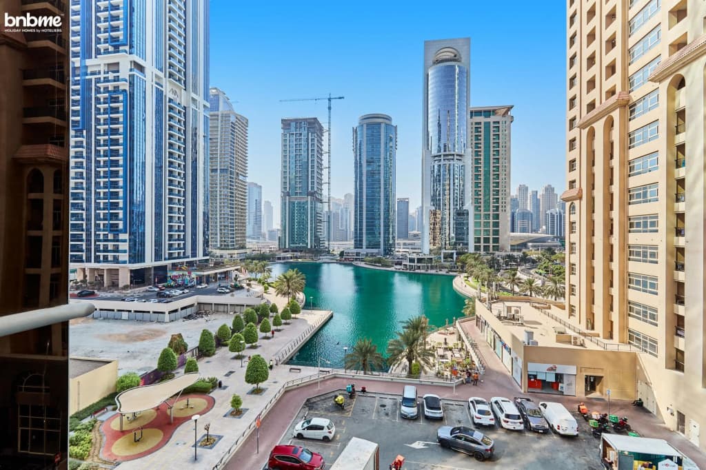 Cozy Modern JLT Flat Next to Metro - photo 8