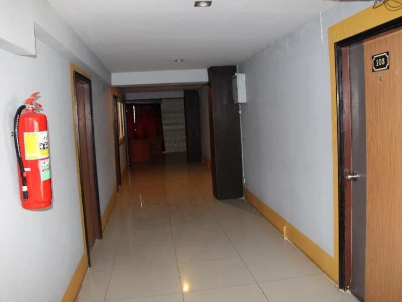 Central Place Hotel - photo 12