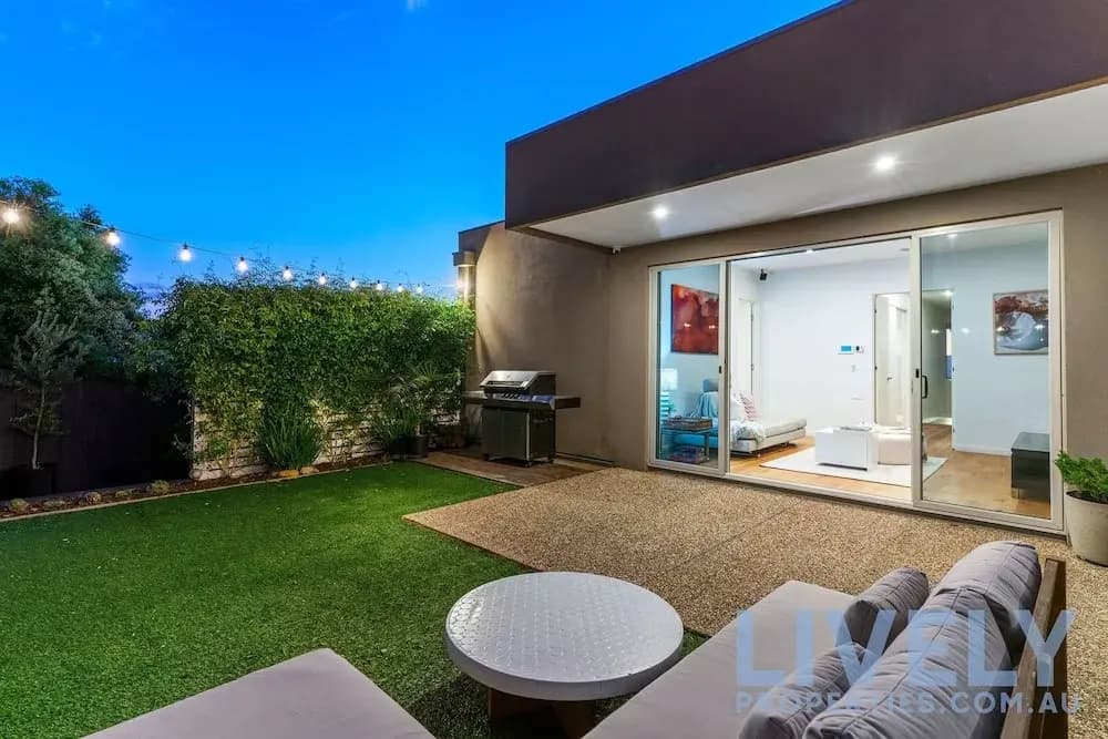 Hillside Luxe With Spa Bay Views - photo 12