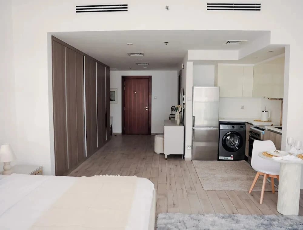 Bright Studio with Rooftop Pool & Gym - photo 5