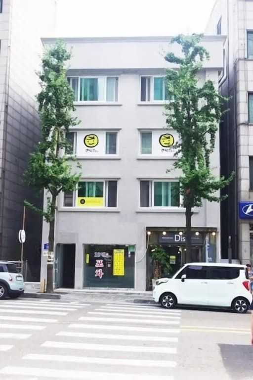 GDJ Guesthouse - Hostel - photo 1