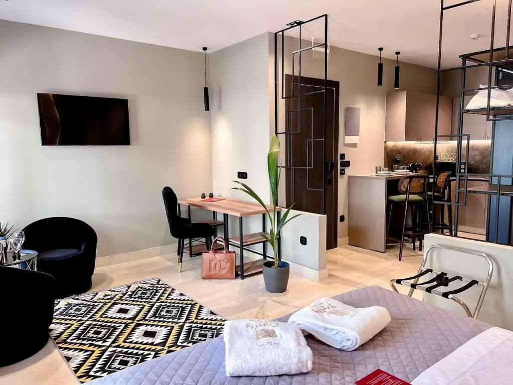 Royalty Suites Psyrri - photo 4