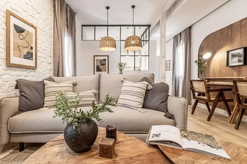 Somma - 2 Bedrooms in Almagro - photo 3