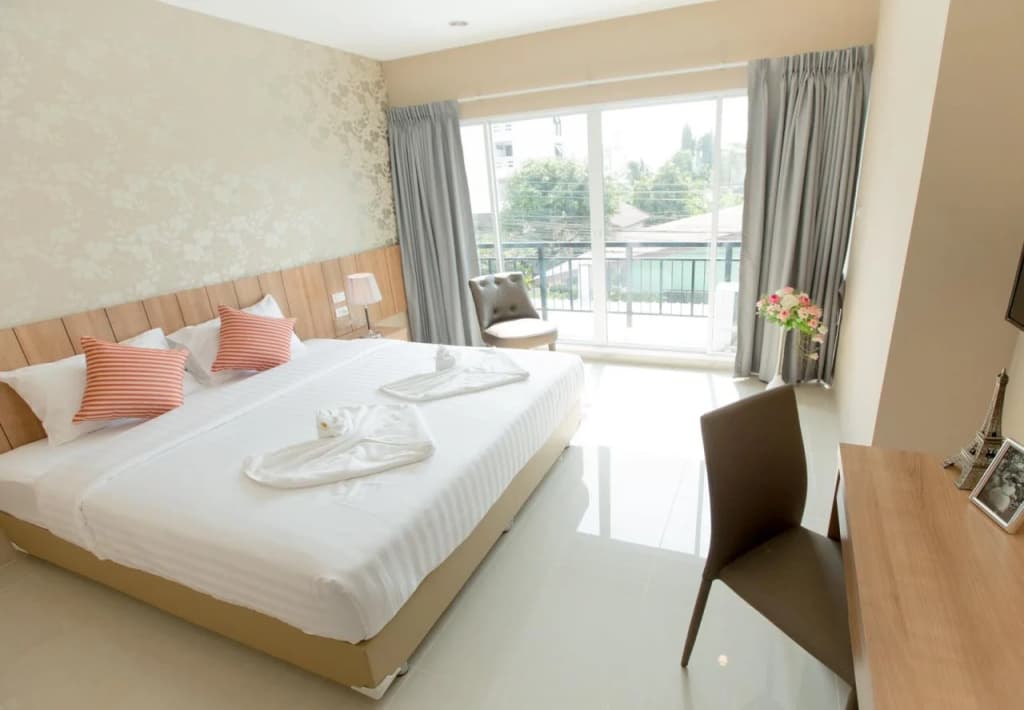 The Bedroom - photo 2
