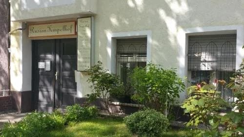 Hotel Pension Tempelhof - photo 41