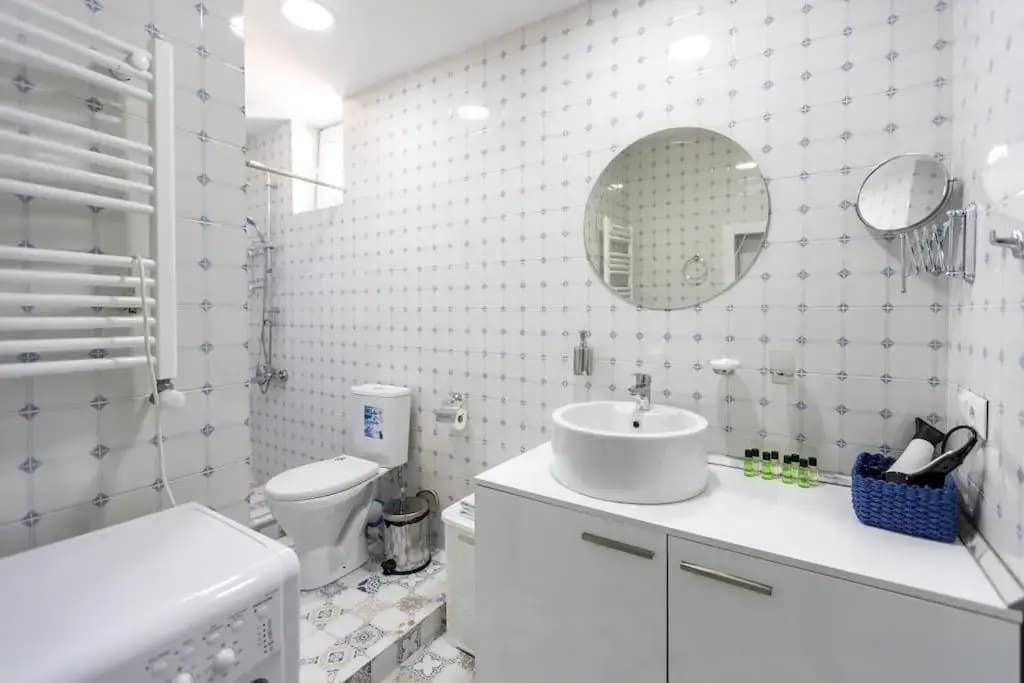 2 Bedroom Apartment Behind Opera House - photo 7