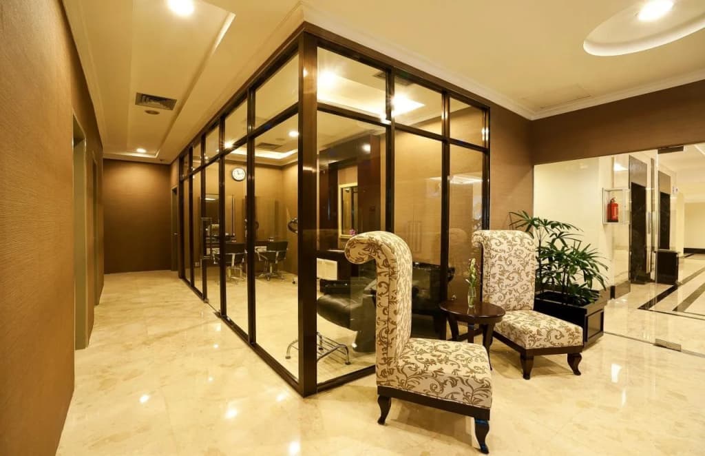 Royal Kuningan Hotel - photo 15