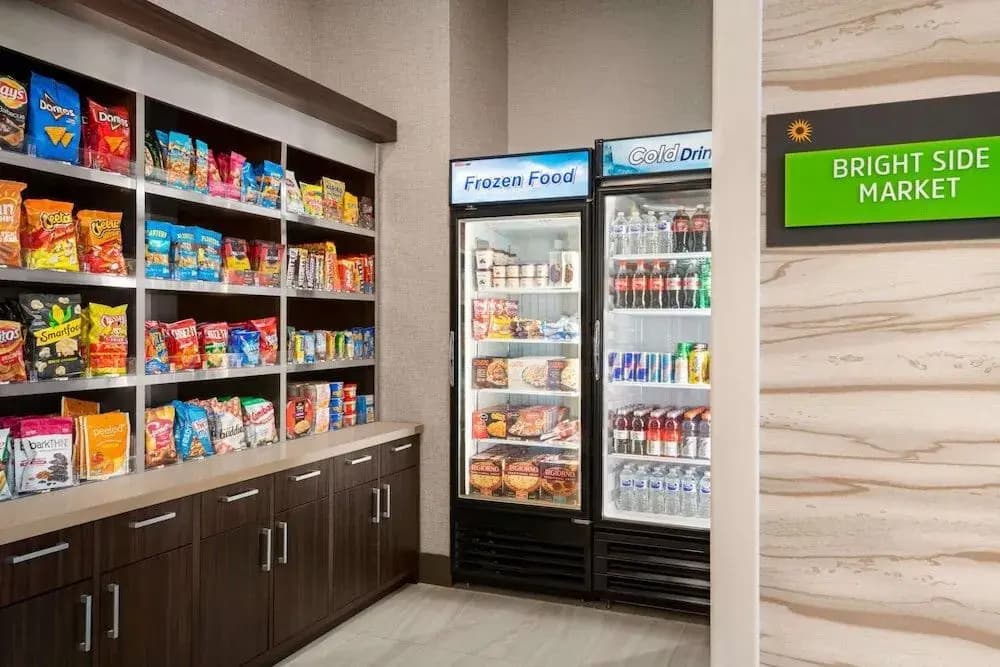 La Quinta Inn & Suites Orlando Idrive Theme Parks - photo 10