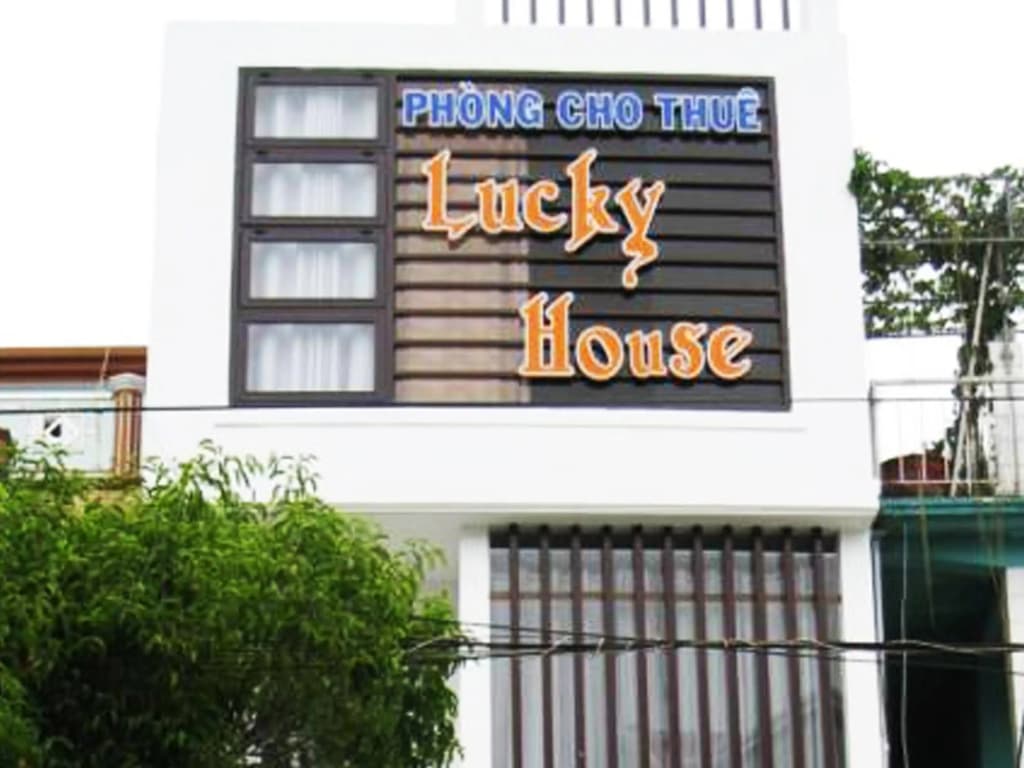 Lucky House Hotel - photo 1