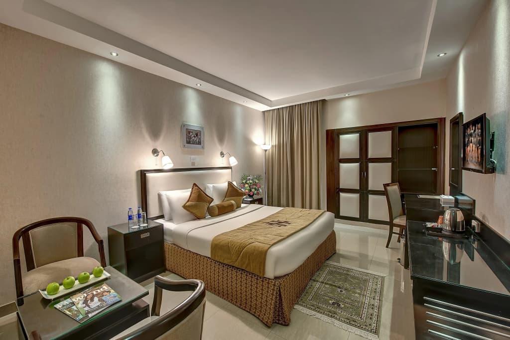 Palm Beach Hotel - photo 3