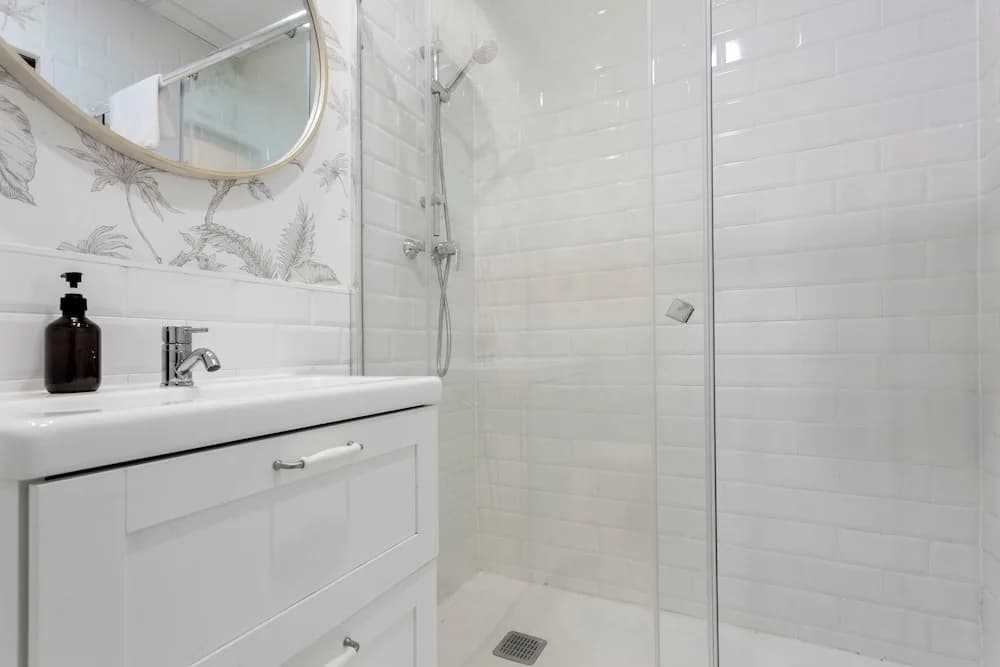 Central 2BD Apt Facing Torre Madrid Duque de Osuna - photo 9