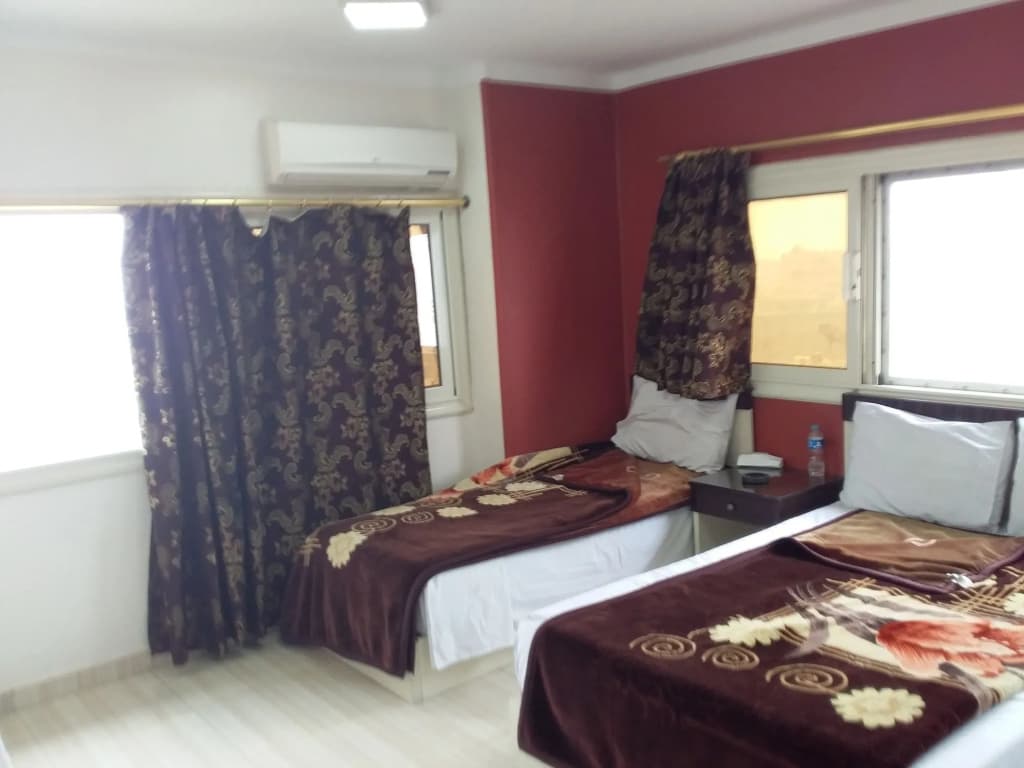 Isis Hostel 2 - photo 5