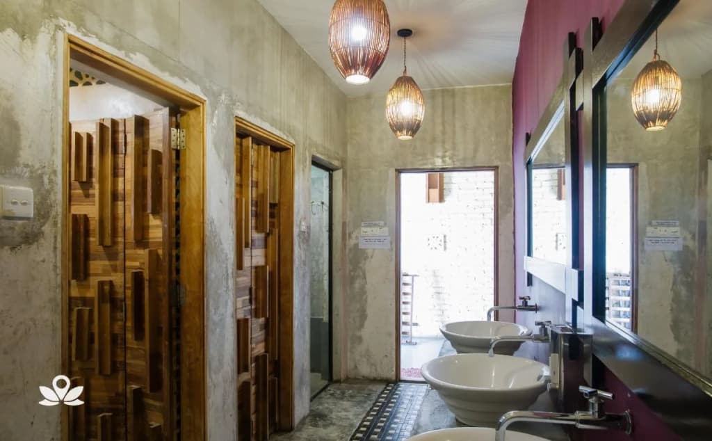 The Explorers Guesthouse and Hostel - photo 20