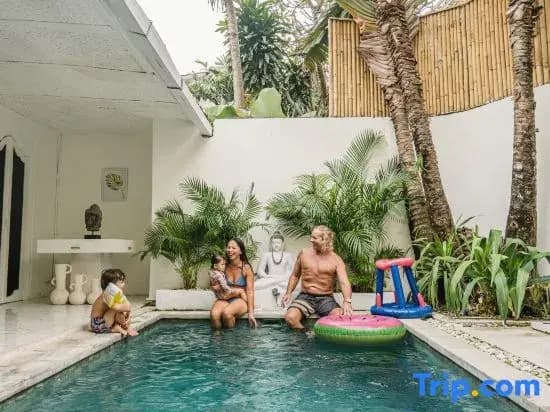 Modern 3BR Villa, 4min to Double Six Beach + Pool - photo 1