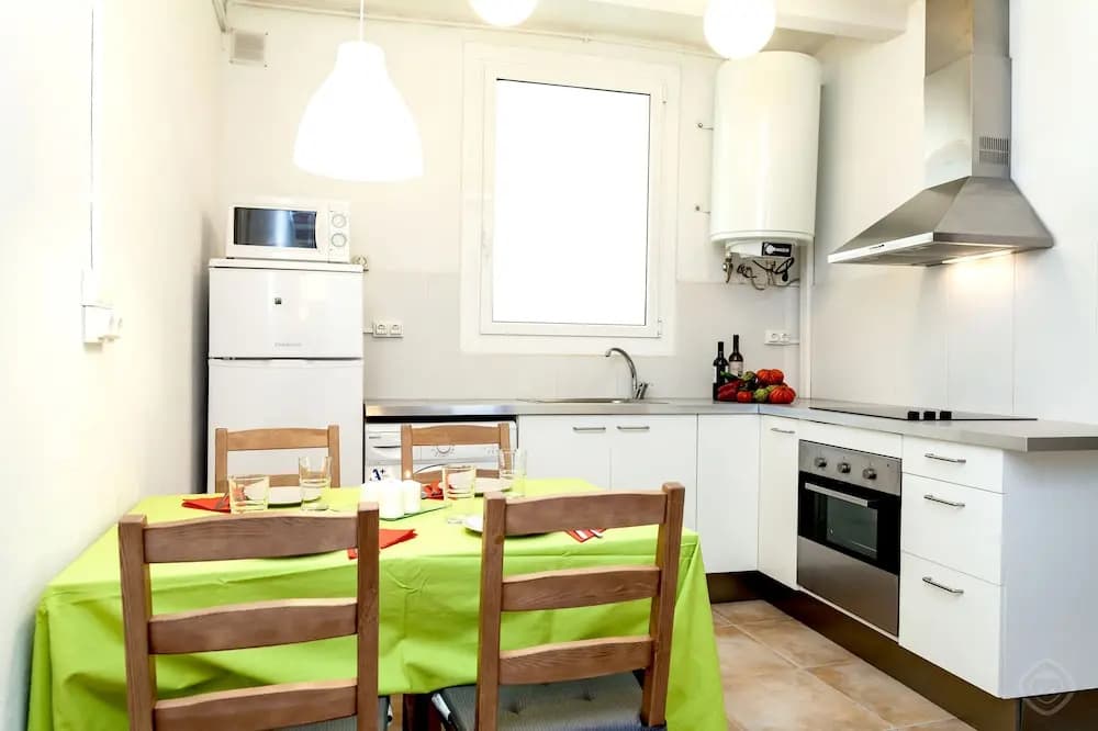 Rentbcn Gaudi Apartments - photo 17