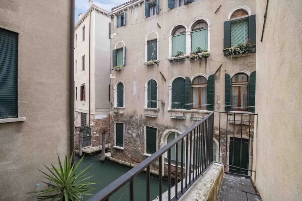 Dorsoduro Suite 1241 by Wonderful Italy - photo 1