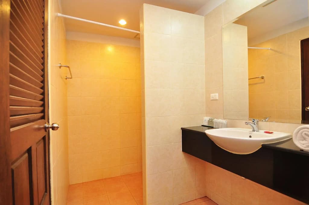 Phuket Sea Resort - photo 8