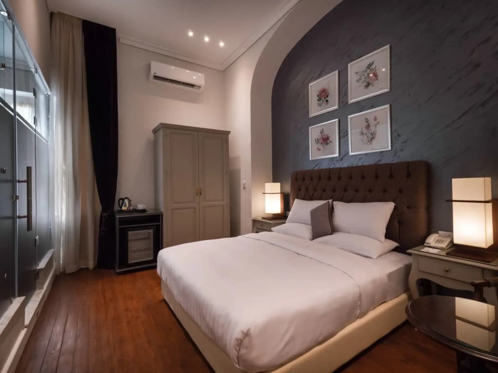 1920s Boutique Hotel and Restaurants - photo 4
