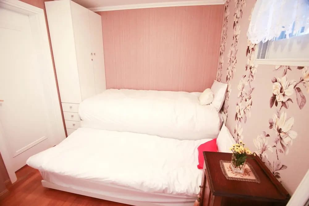 Cindy's B&B - photo 2