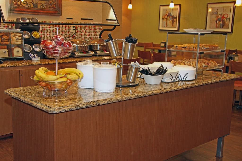 Best Western Plus Universal Inn - photo 14
