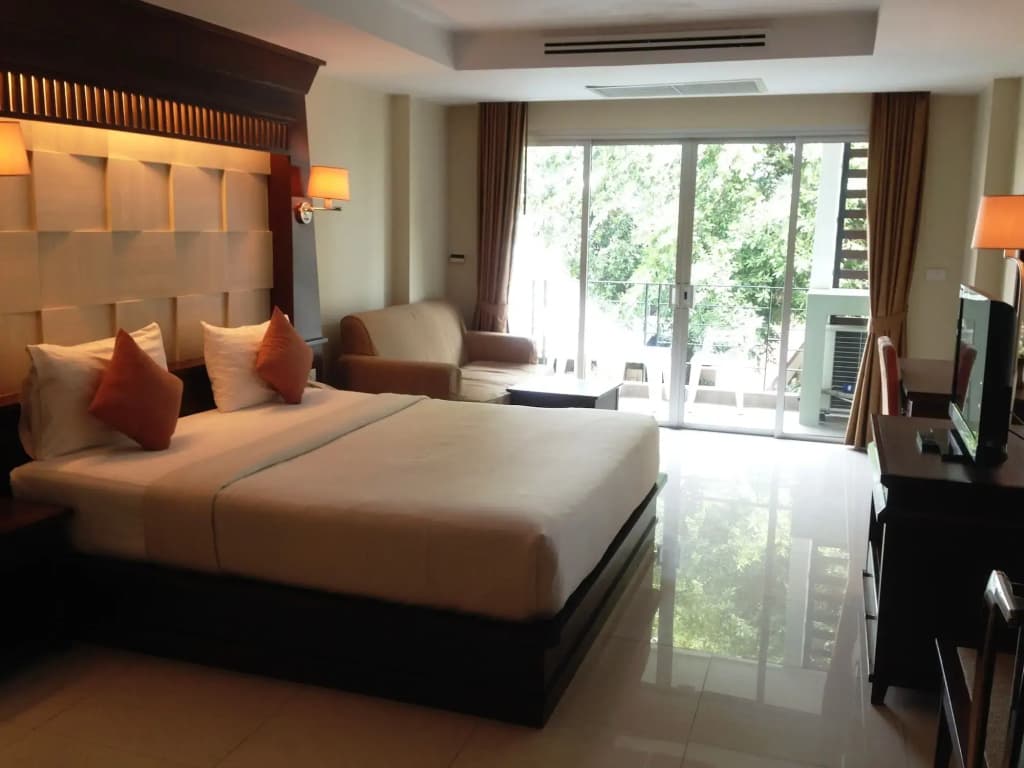 August Suites - photo 4