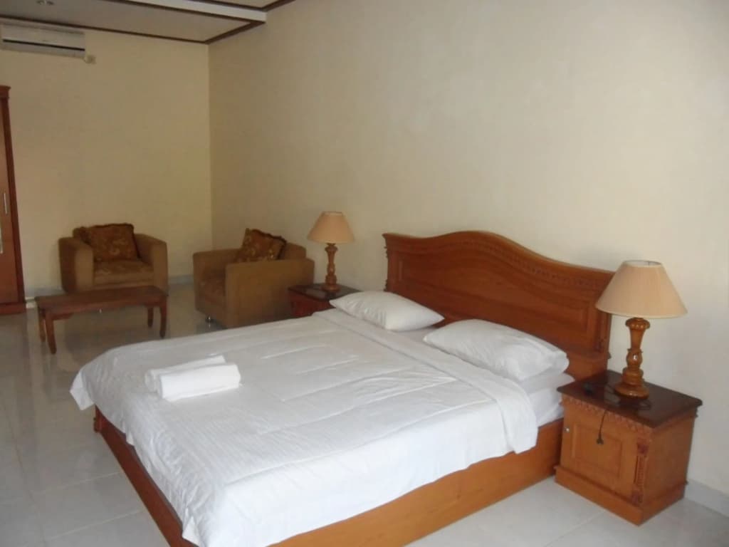 Puri Anom Guest House - photo 2