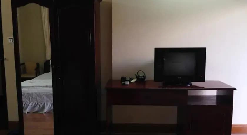 At Three King Hotel - photo 1