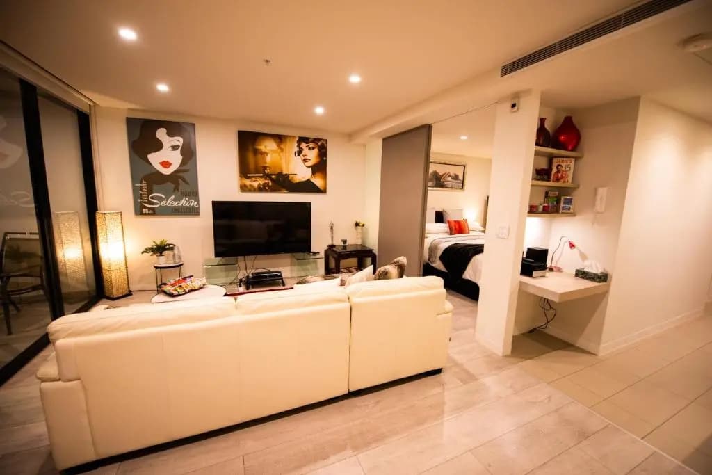 Modern, Clean, Luxury at the Right Price..... - photo 5
