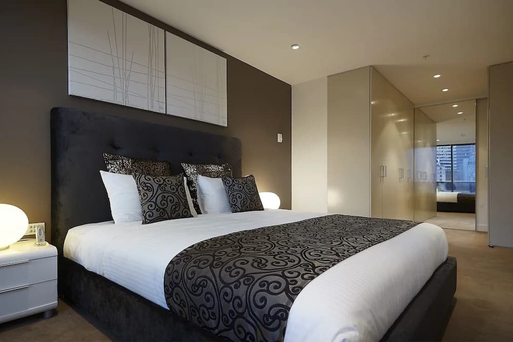 Melbourne Luxury Collection - photo 1