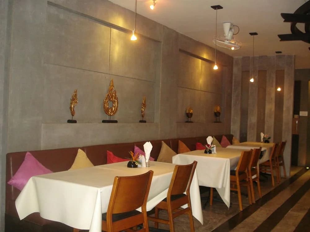 3rd Street Cafe & Guesthouse - photo 18