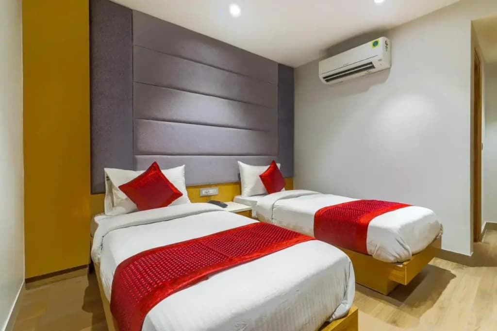 Hotel Bricks, Karol Bagh, New Delhi - photo 16