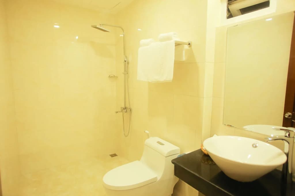 Kingdom Hotel - photo 7