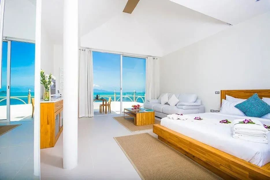 B1 Luxury Beachfront Apartments - photo 4
