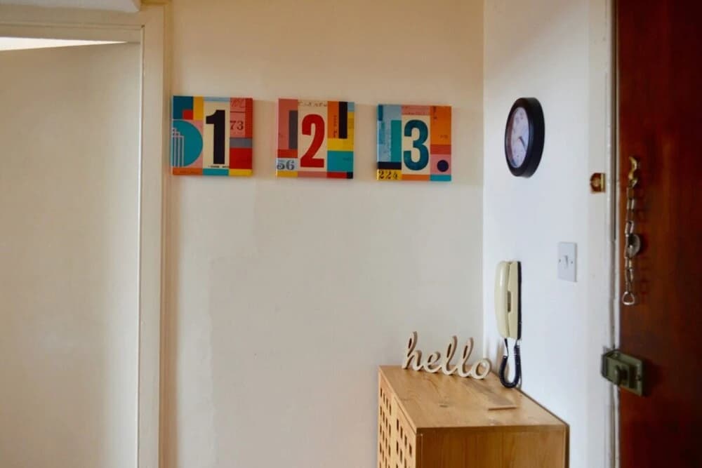 Sophisticated and Bright One Bed in Leith - photo 2