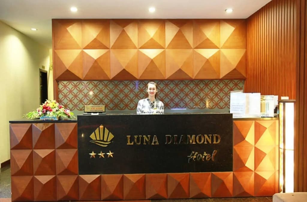 Luna Diamond - photo 2