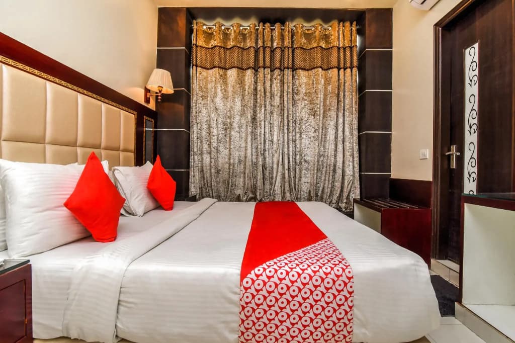 Collection O 76248 Hotel D Crown - photo 3