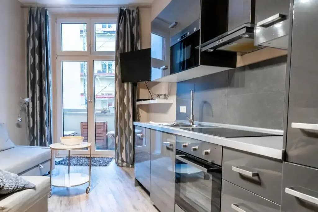 Upmarket Studio with Balcony in Friedrichshain - photo 4