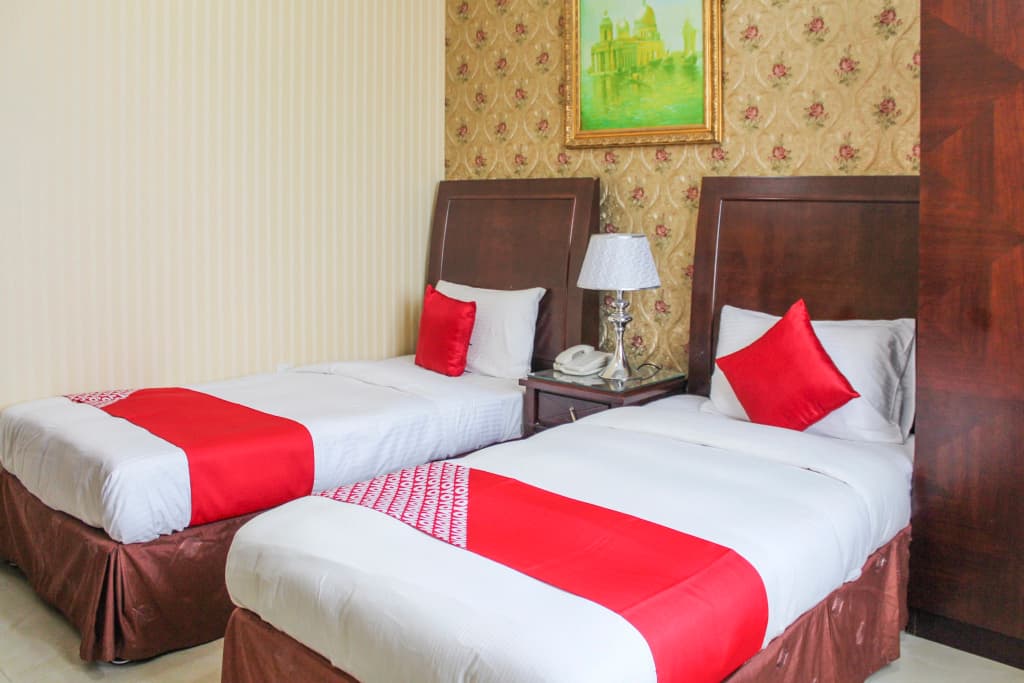 Clifton International Hotel - photo 3