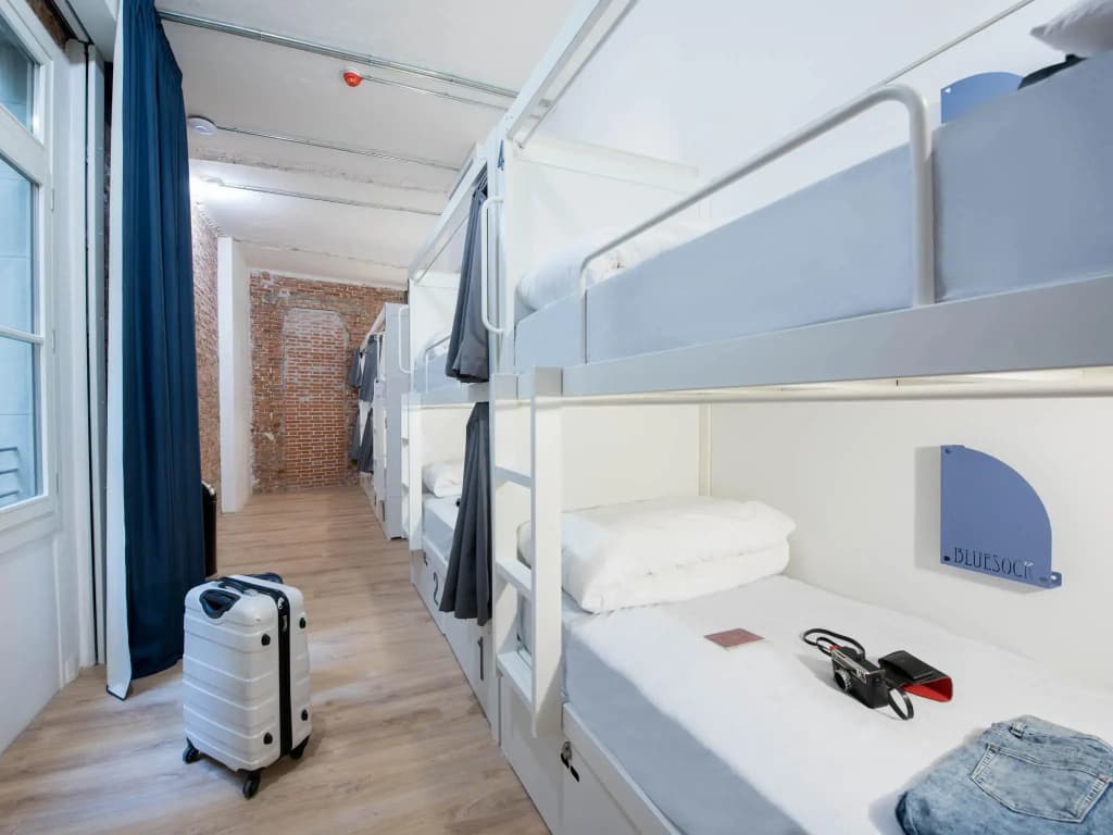 Room Gran Vía - photo 17