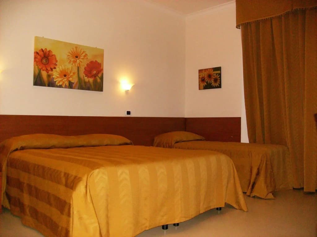 Hotel Everest - photo 3