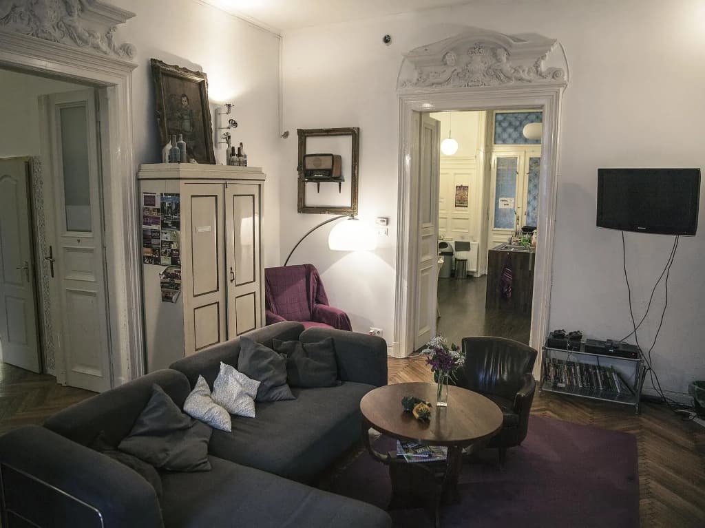 Baroque Hostel & Coworking - photo 11