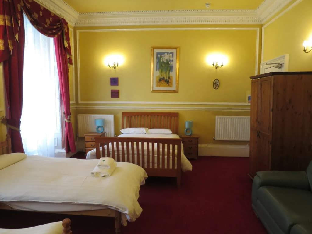 Thornfield Guest House - photo 3