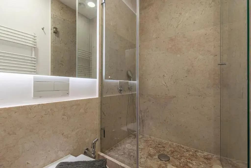 Upscale & Trendy flat in the Center - photo 8